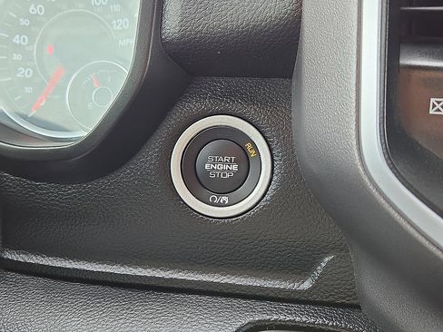 Used 2023 RAM 1500 Big Horn AWD/4WD image 31
