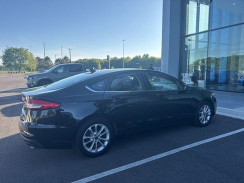 Used 2020 Ford Fusion SE FWD image 3