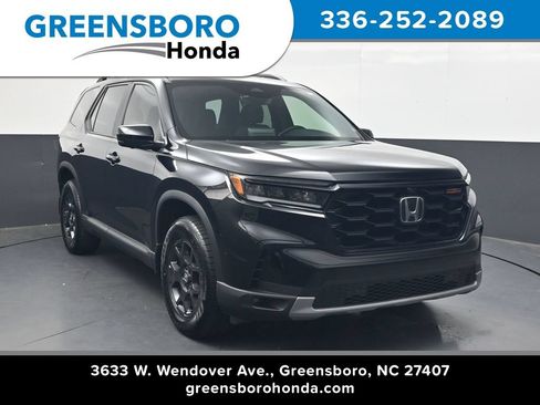 Certified 2023 Honda Pilot TrailSport image 1