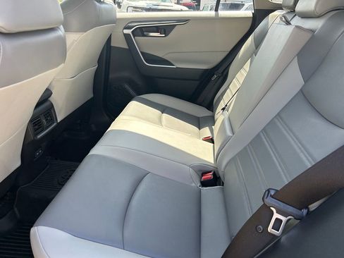 Used 2023 Toyota RAV4 XLE Premium image 17