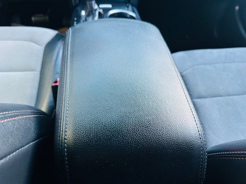 Used 2017 Ford Explorer XLT w/ Equipment Group 202A image 31