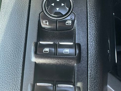 Used 2015 Ford F150 Platinum w/ Equipment Group 701A Luxury AWD/4WD image 33
