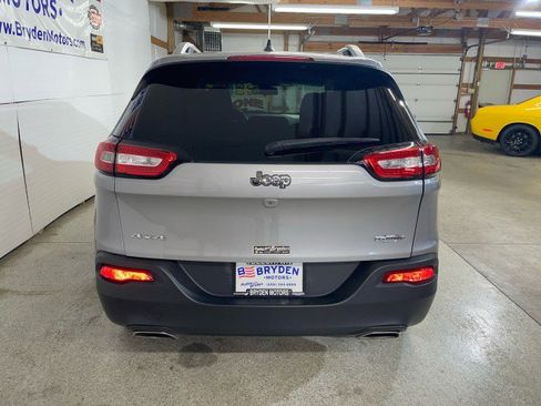 Used 2015 Jeep Cherokee Latitude w/ Cold Weather Group image 4