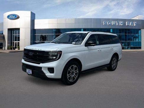 Certified 2025 Ford Expedition Active AWD/4WD image 1