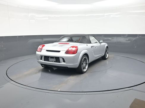 Used 2003 Toyota MR2 RWD image 3