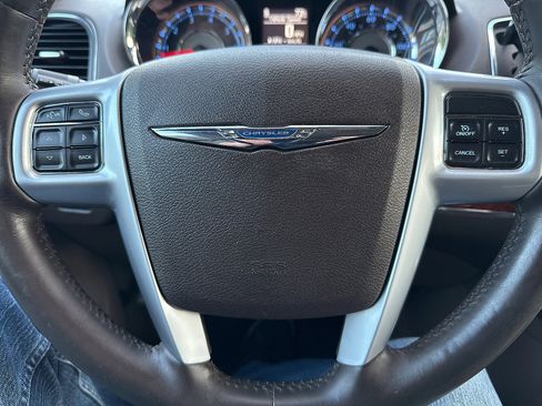 Used 2013 Chrysler Town & Country Touring-L w/ Entertainment Group #2 FWD image 45
