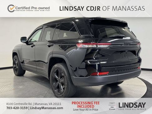 Used 2024 Jeep Grand Cherokee Altitude AWD/4WD image 7
