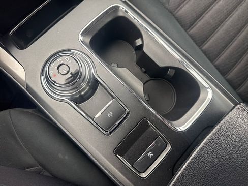 Used 2017 Ford Fusion SE w/ Fusion SE Technology Package image 35