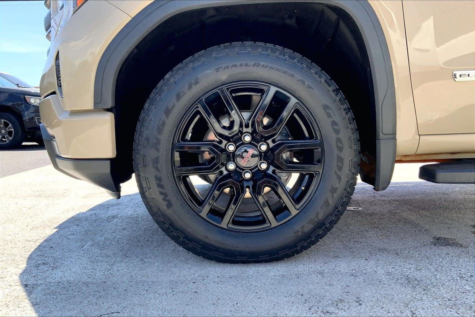 Used 2023 GMC Sierra 1500 Elevation AWD/4WD image 8