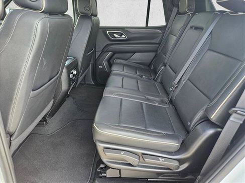 Used 2024 GMC Yukon SLT RWD image 13
