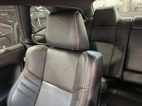 Used 2022 Dodge Challenger SRT Hellcat w/ Plus Package RWD image 27