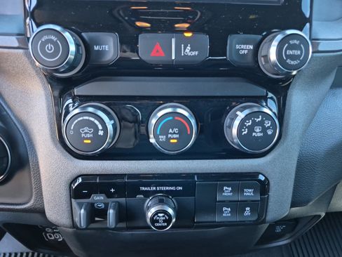 Used 2025 RAM 1500 Tradesman w/ Night Edition AWD/4WD image 31