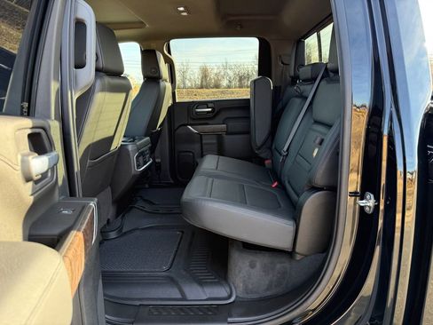 Used 2021 GMC Sierra 2500 Denali w/ Denali Black Diamond Edition image 16