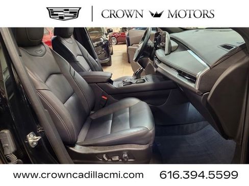 Certified 2025 Cadillac XT4 Premium Luxury image 28