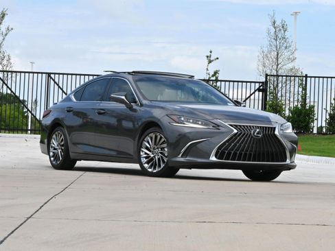 Used 2025 Lexus ES 350 Ultra Luxury w/ Accessory Package (Z2) FWD image 2