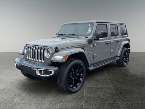 Used 2023 Jeep Wrangler Unlimited Sahara w/ Cold Weather Group image 3