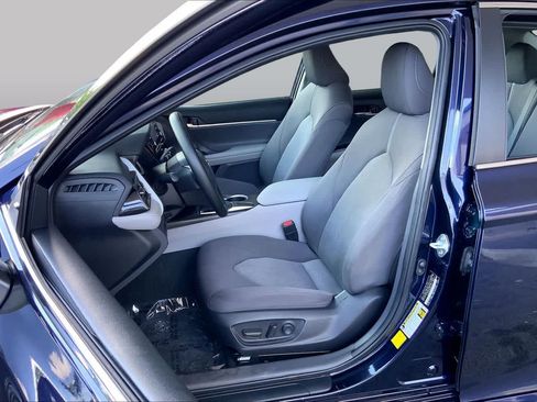 Used 2022 Toyota Camry LE FWD image 8