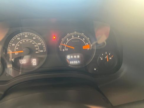 Used 2017 Jeep Patriot High Altitude AWD/4WD image 5