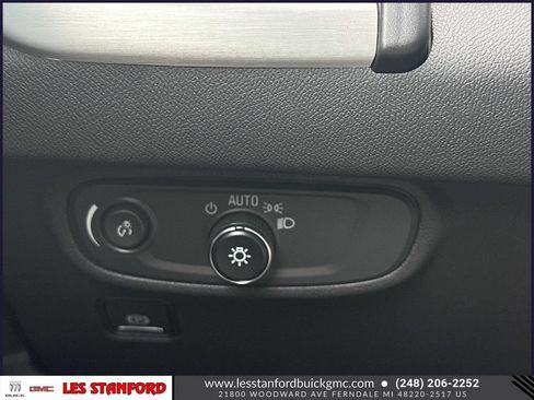 Used 2024 GMC Terrain SLE w/ Driver Convenience Package FWD image 27