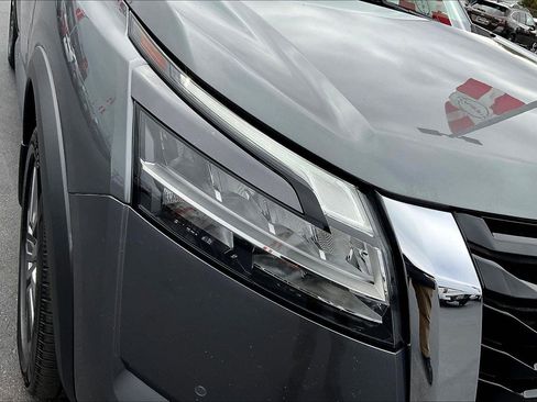 Used 2022 Nissan Pathfinder SL w/ SL Premium Package image 30