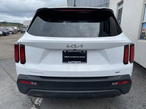 Certified 2023 Kia Sorento LX AWD/4WD image 4
