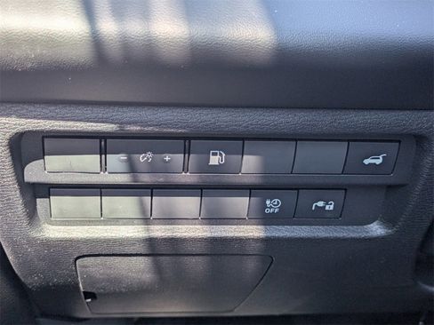 New 2025 Mitsubishi Outlander SE image 25