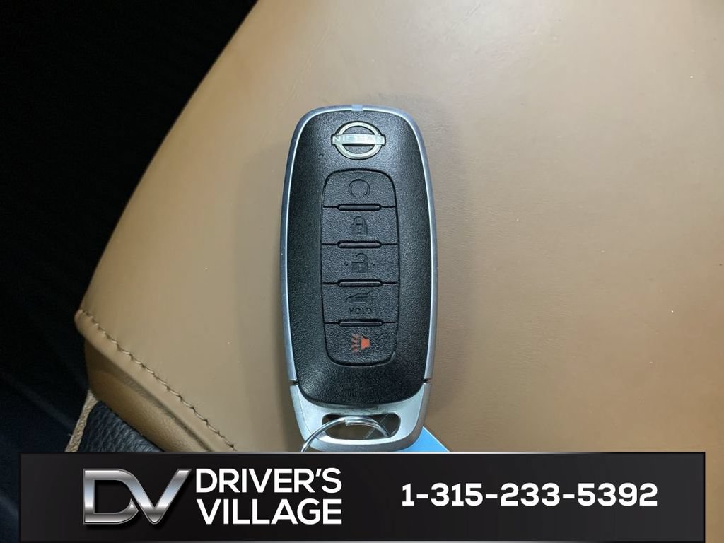 Used 2023 Nissan Pathfinder Platinum w/ Cargo Package AWD/4WD image 12