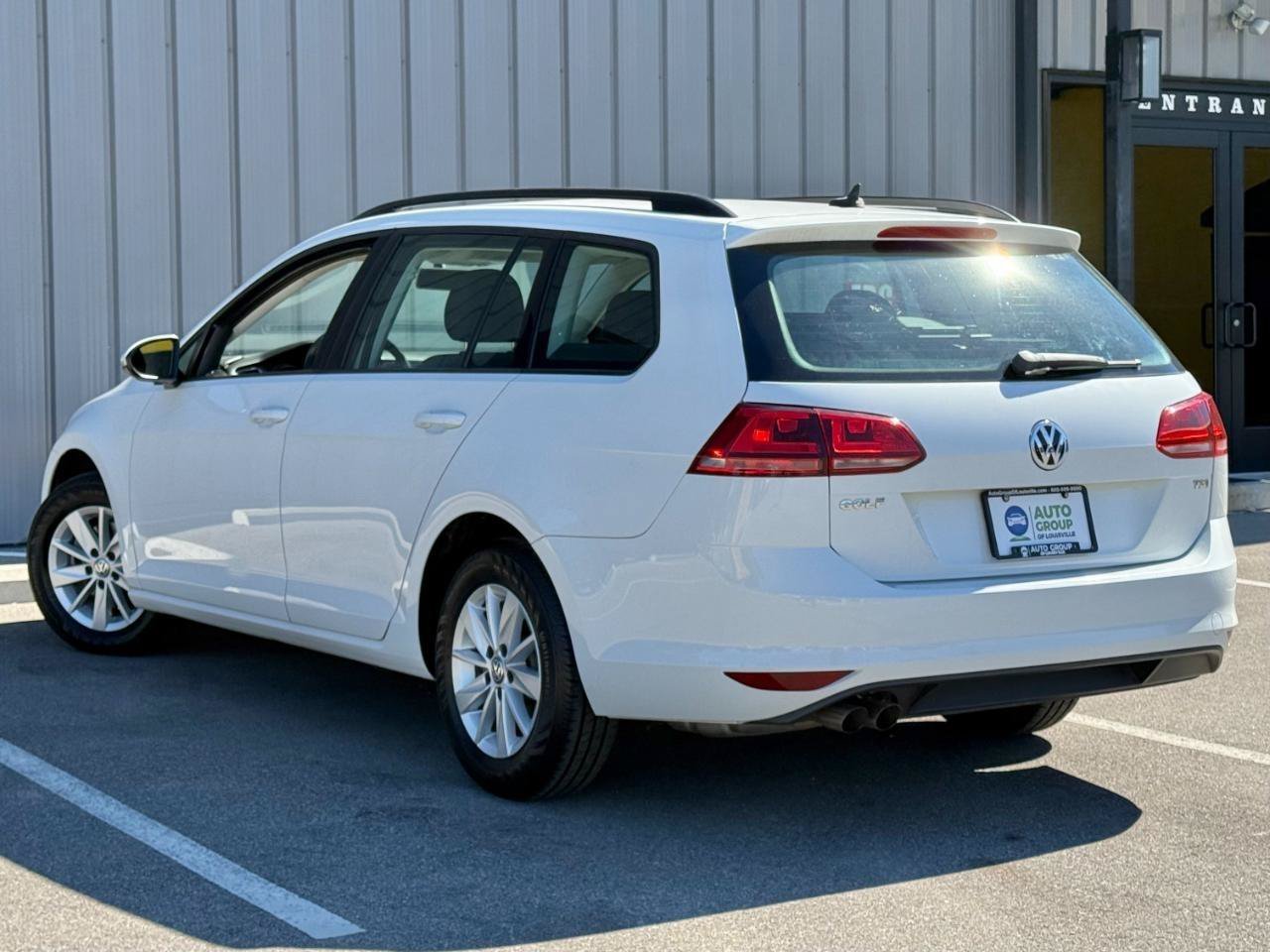 Used 2016 Volkswagen Golf S FWD image 7