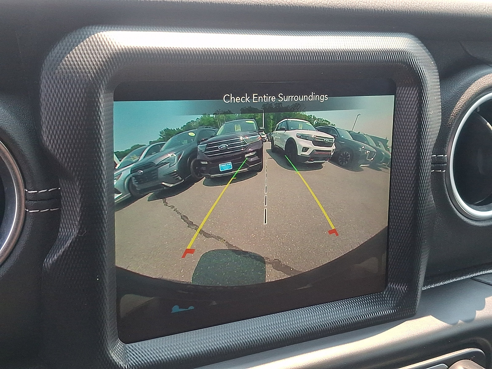 Used 2023 Jeep Wrangler Unlimited Sahara AWD/4WD image 18