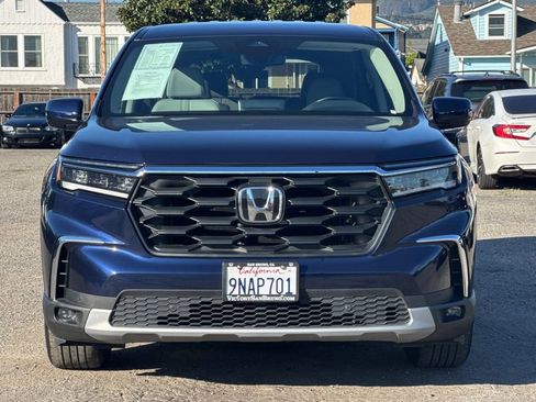 Certified 2025 Honda Pilot EX-L image 9