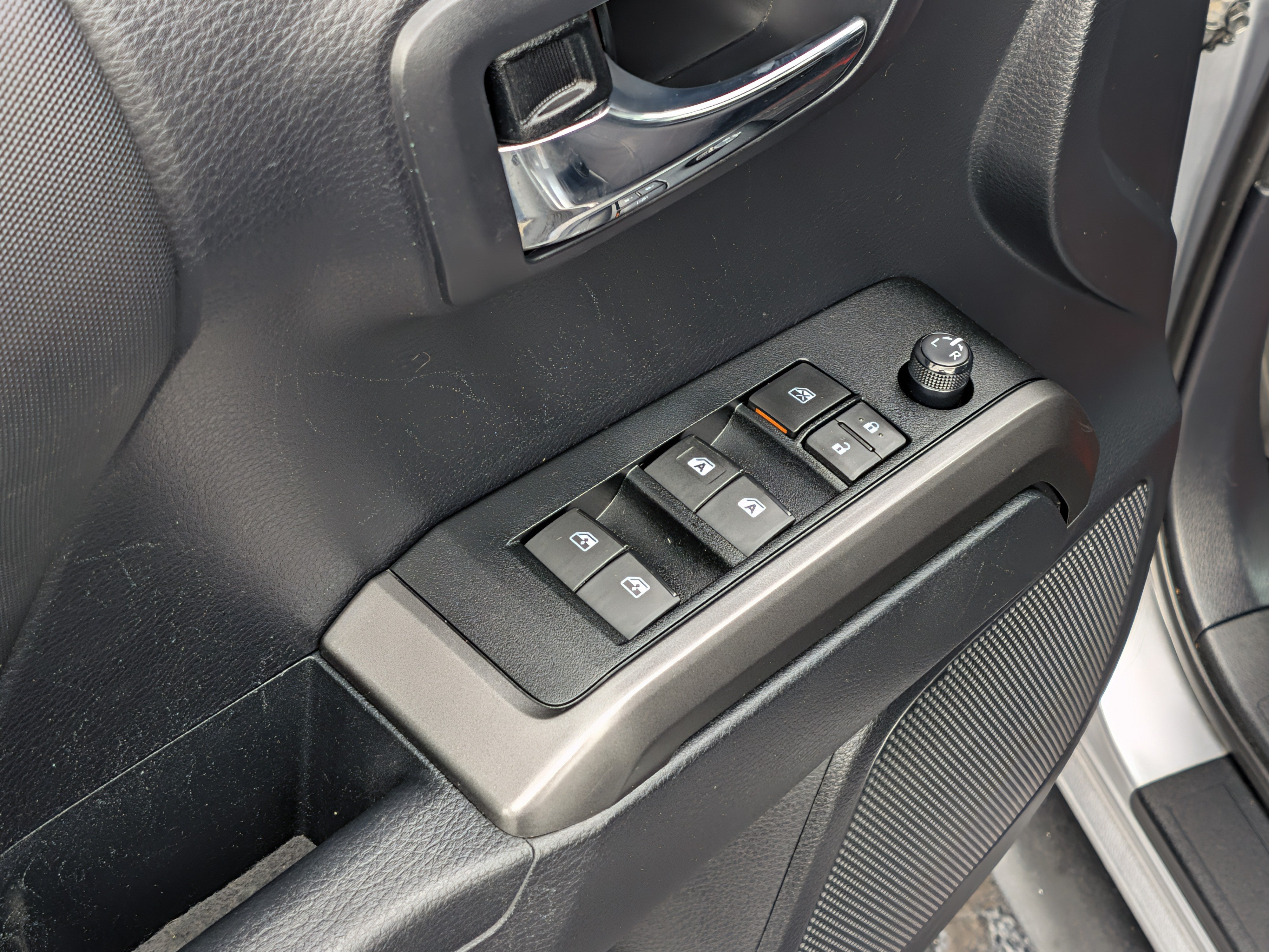 Used 2019 Toyota Tacoma TRD Sport w/ Technology Package AWD/4WD image 19
