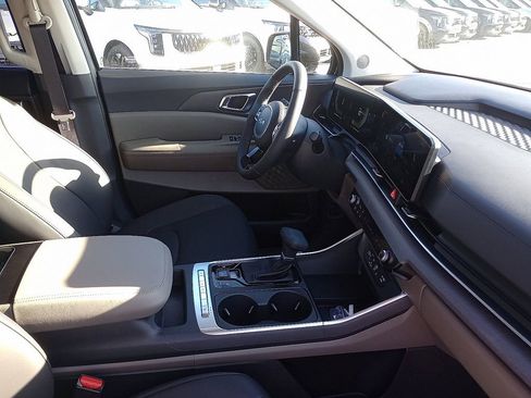 New 2026 Kia Carnival EX FWD image 7