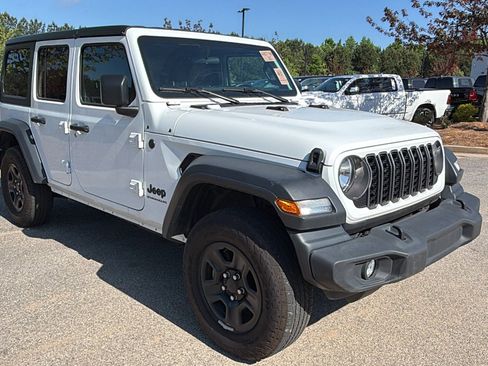 Used 2024 Jeep Wrangler Unlimited Sport AWD/4WD image 5