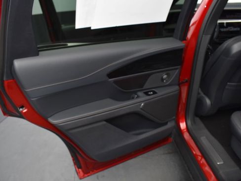 New 2025 Lincoln Nautilus Premier w/ Equipment Group 102A image 20