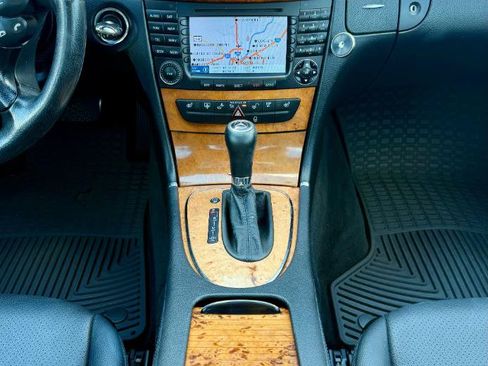 Used 2008 Mercedes-Benz E 350 4MATIC Sedan image 24