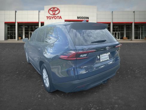 Certified 2025 Toyota Grand Highlander FWD image 6