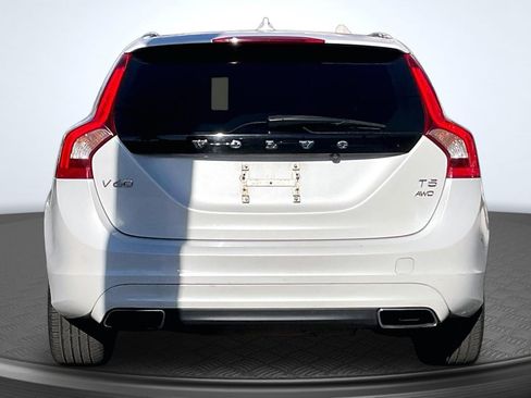 Used 2016 Volvo V60 T5 Premier w/ Technology Package image 4