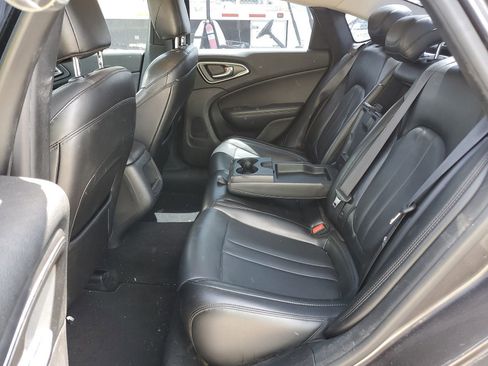 Used 2016 Chrysler 200 Limited image 8