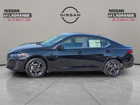 New 2025 Nissan Sentra SV image 8