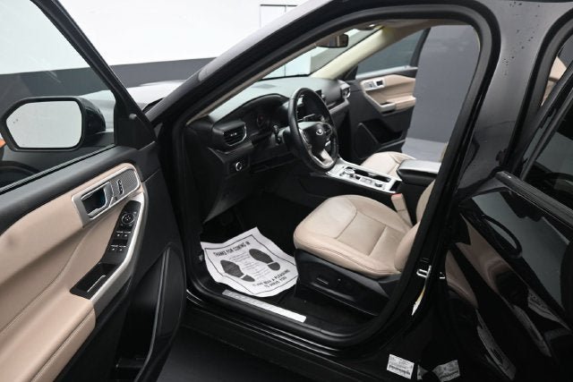Used 2024 Ford Explorer Limited AWD/4WD image 18