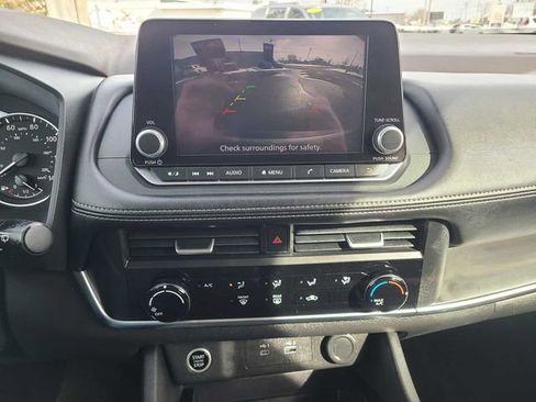 Used 2023 Nissan Rogue S image 29