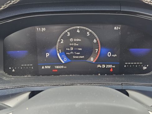 Used 2023 Volkswagen Taos SE w/ Panoramic Sunroof Package FWD image 20