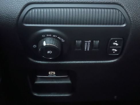 Used 2024 Jeep Wagoneer L Series II w/ Flexible Seating Group RWD image 12