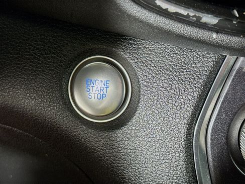 Used 2020 Hyundai Santa Fe SEL FWD image 19