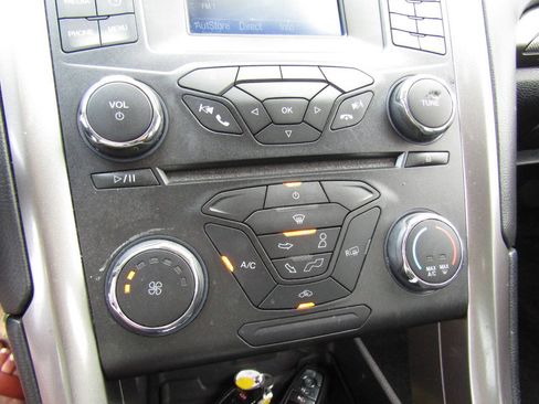 Used 2017 Ford Fusion SE FWD image 15