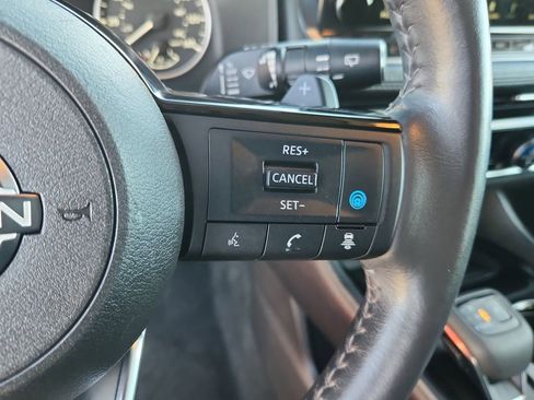 Used 2023 Nissan Rogue SL w/ SL Premium Package image 22