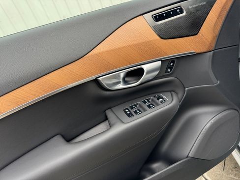 Certified 2024 Volvo XC90 T8 Plus w/ Protection Package Premier image 32