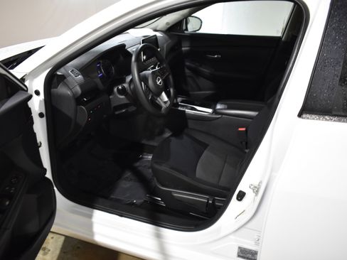 Used 2024 Nissan Sentra SV image 12