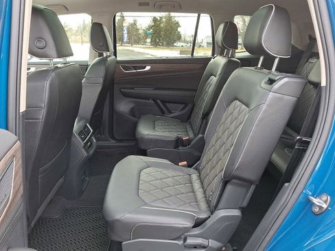 Used 2025 Volkswagen Atlas SEL Premium R-Line image 8