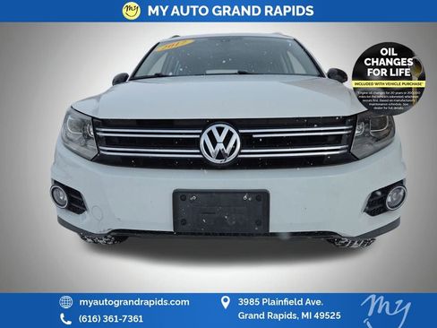 Used 2017 Volkswagen Tiguan Sport image 2